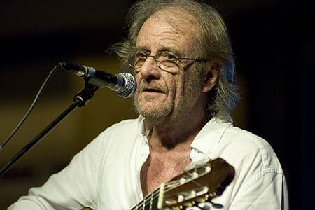 Queda la música, un adiós a Luis Eduardo Aute